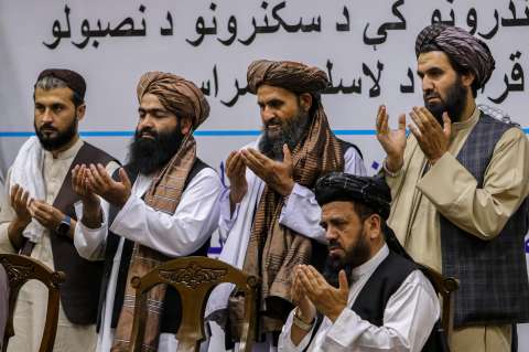 Talibanes destruyen 21.000 instrumentos musicales en campaña contra el “vicio”