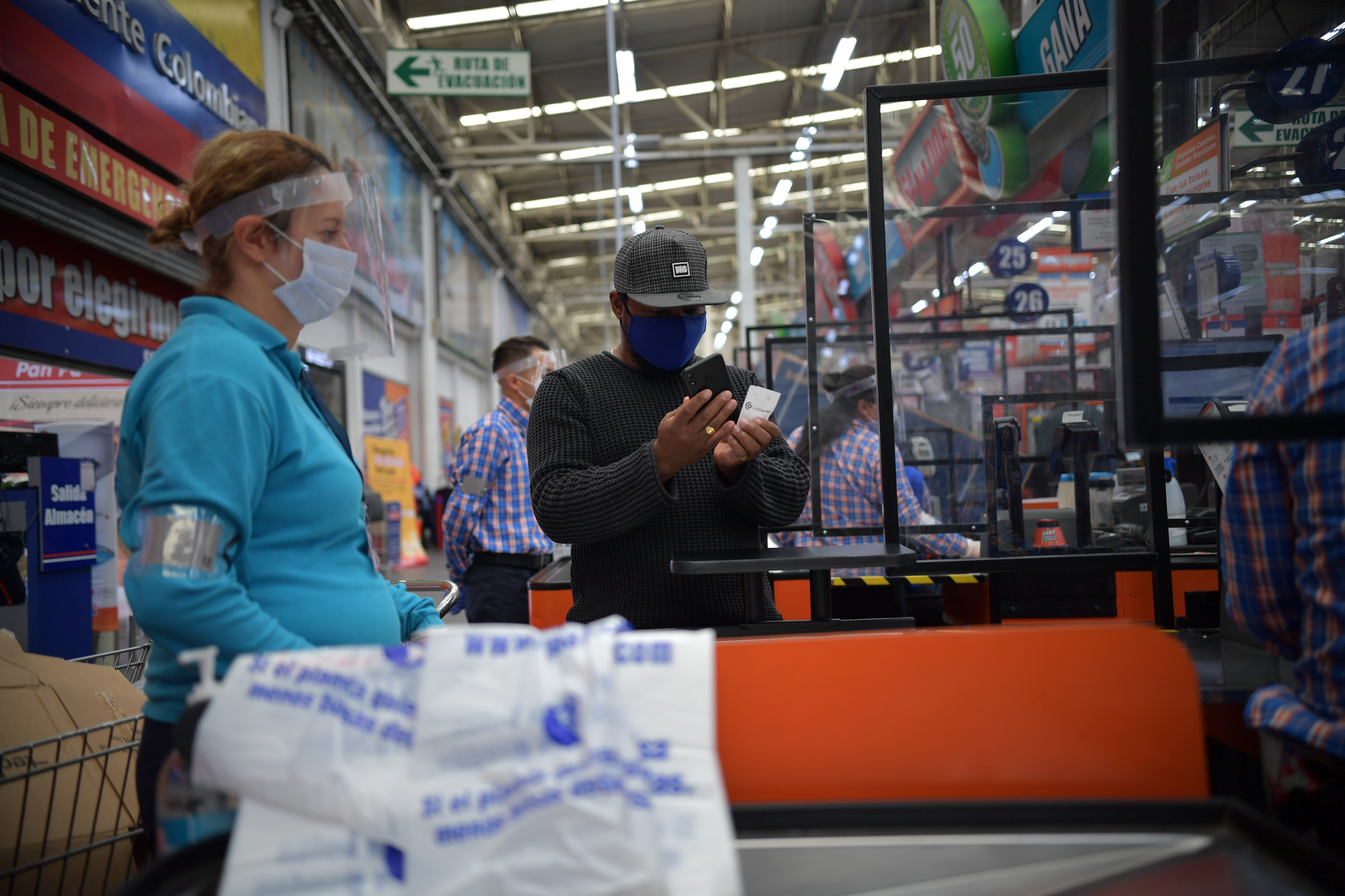 Recorrido durante el día sin IVA en Alkosto