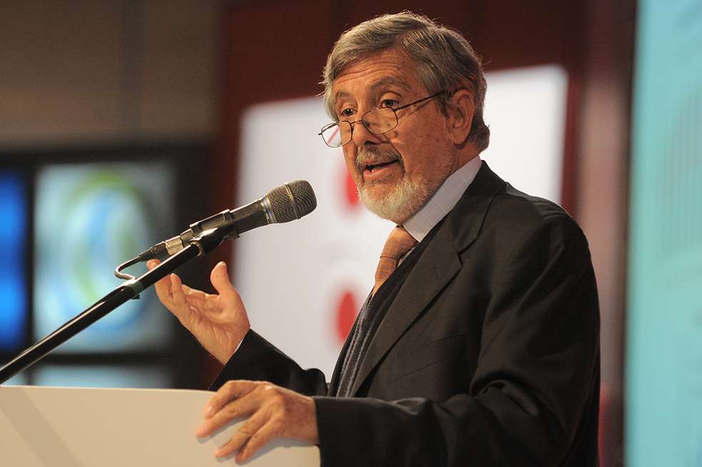 Guillermo Perry Rubio (1945-2019) lideró la Dirección de Impuestos Nacionales en la presidencia de Alfonso López, el Ministerio de Minas y Energía bajo Virgilio Barco y el Ministerio de Hacienda con Ernesto Samper. Además, dirigió Fedesarrollo, fue senador de la República y miembro de la Asamblea Nacional Constituyente de 1991.
/ David Campuzano - El Espectador