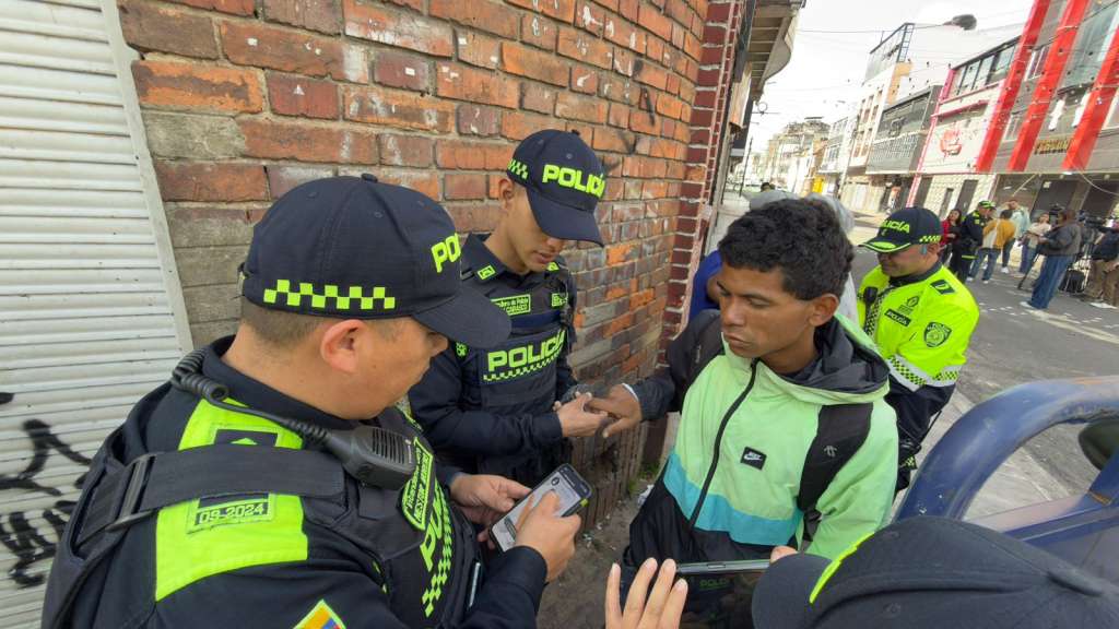 Tras el atentado con un explosivo ocurrido la noche del jueves 22 de enero en la carrera 16 con calle 23, la Policía de Bogotá anunció controles biométricos para controlar quién entra y quién sale de la llamada zona de tolerancia de la ciudad.