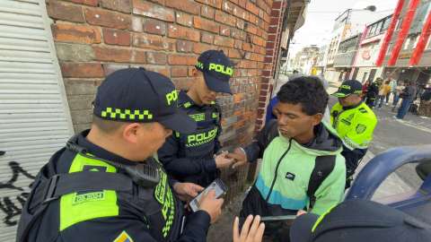 Refuerzan controles policiales en Los Mártires por alerta sobre uso de menores en protestas