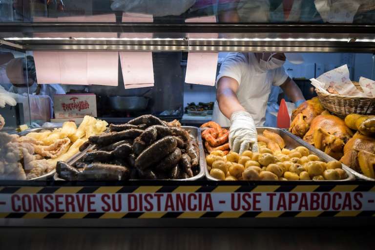 El pasado jueves 12 de noviembre comenzó el Fritanga Fest en las plazas de mercado de Bogotá.