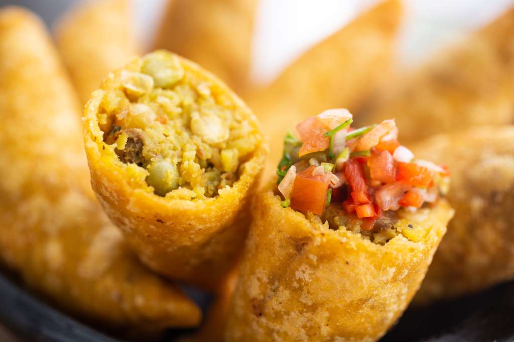 Empanadas colombianas con ají