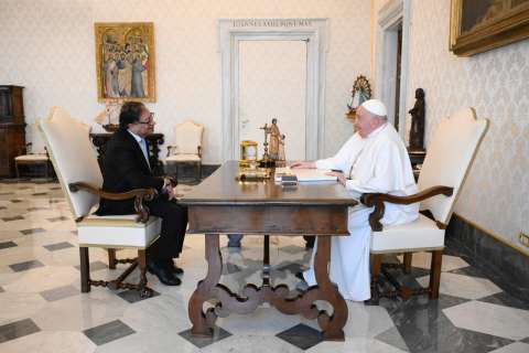 Gustavo Petro buscará que una ronda de negociación con el ELN sea en el Vaticano