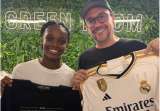 Linda Caicedo y Andrés Cepeda se encontraron en España e intercambiaron camisetas