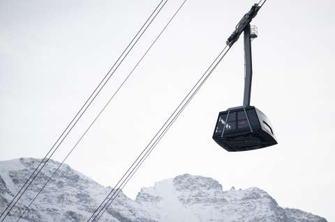 Suiza inauguró el teleférico más empinado del mundo: un récord en las alturas