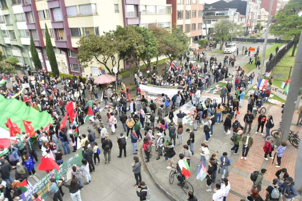 Este 7 de octubre, junto a la Embajada de Estado Unidos en Bogotá, hubo manifestaciones a favor de Palestina.