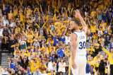 Stephen Curry guió a los Warriors a vencer a los Rockets