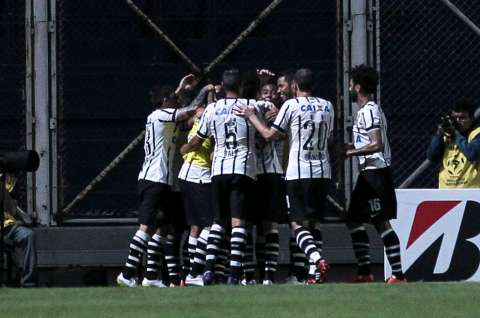 Corinthians derrotó a San Lorenzo y se afianzó como líder en la Libertadores