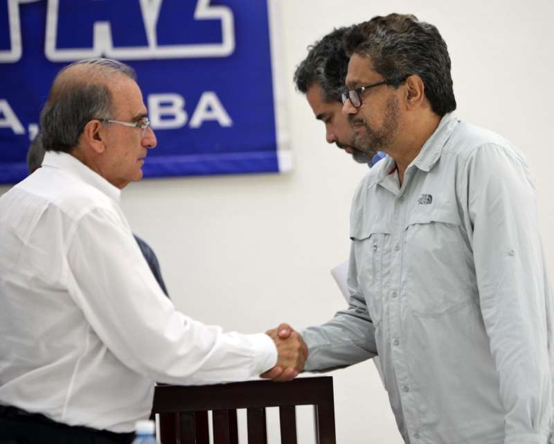Por primera vez en estos años, las Farc han resaltado la importancia de que los ciudadanos tengan la última palabra. El Gobierno, a su vez, sigue prometiendo que no habrá aterrizaje del acuerdo sin la voluntad popular. / Efe - Ernesto Mastrascusa