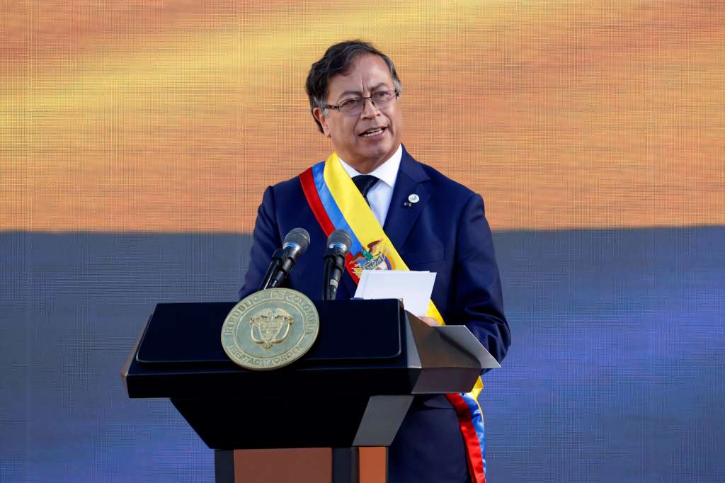 AME7949. BOGOTÁ (COLOMBIA), 07/08/2022.- El presidente de Colombia, Gustavo Petro, pronuncia su discurso de investidura hoy, en la Plaza Bolívar de Bogotá (Colombia). EFE/ Mauricio Dueñas Castañeda