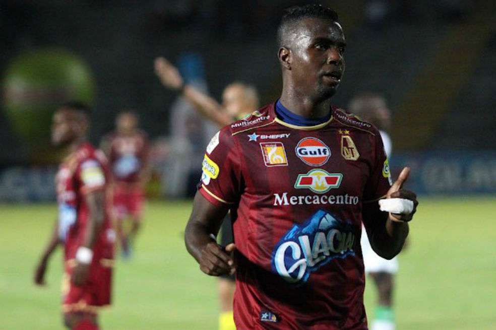 Marco Pérez registra 14 tantos en la Liga Águila. / @cdtolima