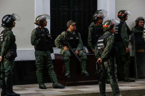 Una periodista argentina y dos británicos estarían detenidos en Venezuela