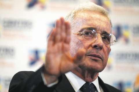 Atentado con “rockets” durante posesión de Álvaro Uribe llega a la JEP