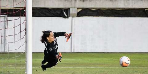Katherine Tapia, la arquera que estuvo retenida por un grupo armado y ahora brilla en América