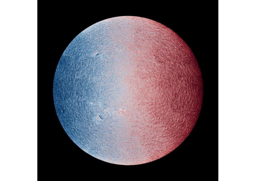 El diámetro del disco solar, que se compone de varias imágenes de alta resolución tomadas por el instrumento PHI, abarca unos 8000 píxeles. /ESA y NASA/Solar Orbiter/Equipo PHI