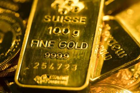 Cuatro días al alza: el oro consolida su posición entre la confusión económica