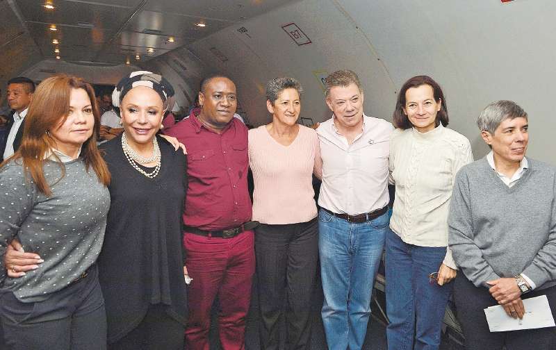 Fabiola Perdomo, Piedad Córdoba, Leyner Palacio, Pastora Mira, el presidente Santos, Clara Rojas y Alan Jara. / SIG