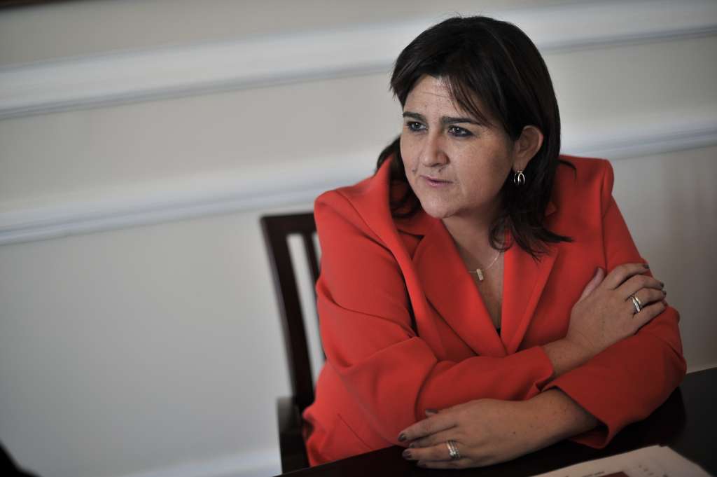 Ministra Consejera de Gobierno y el sector privado.