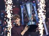 Jannik Sinner le ganó el pulso a Carlos Alcaraz y se consagró campeón del ATP Finals