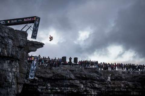 Orlando Duque fue cuarto en el Red Bull Cliff Diving World Series en Irlanda