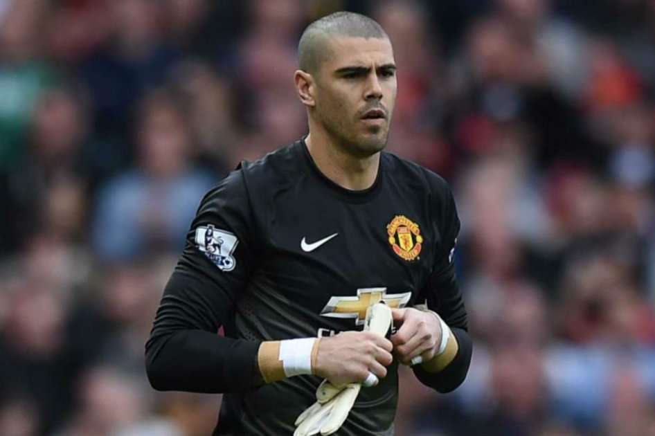 Víctor Valdés, guardameta del Manchester United. Foto: AFP