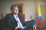 Ministro de Hacienda apoya propuesta de eliminar ceros del peso