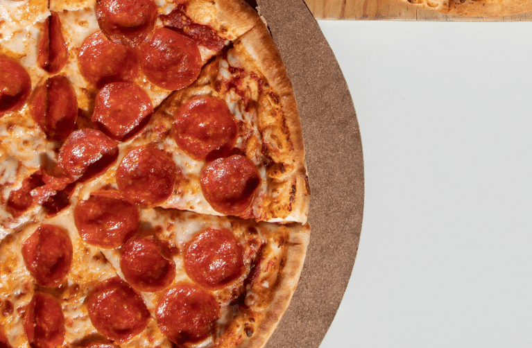 Este es el paso a paso para preparar una pizza con tortillas
