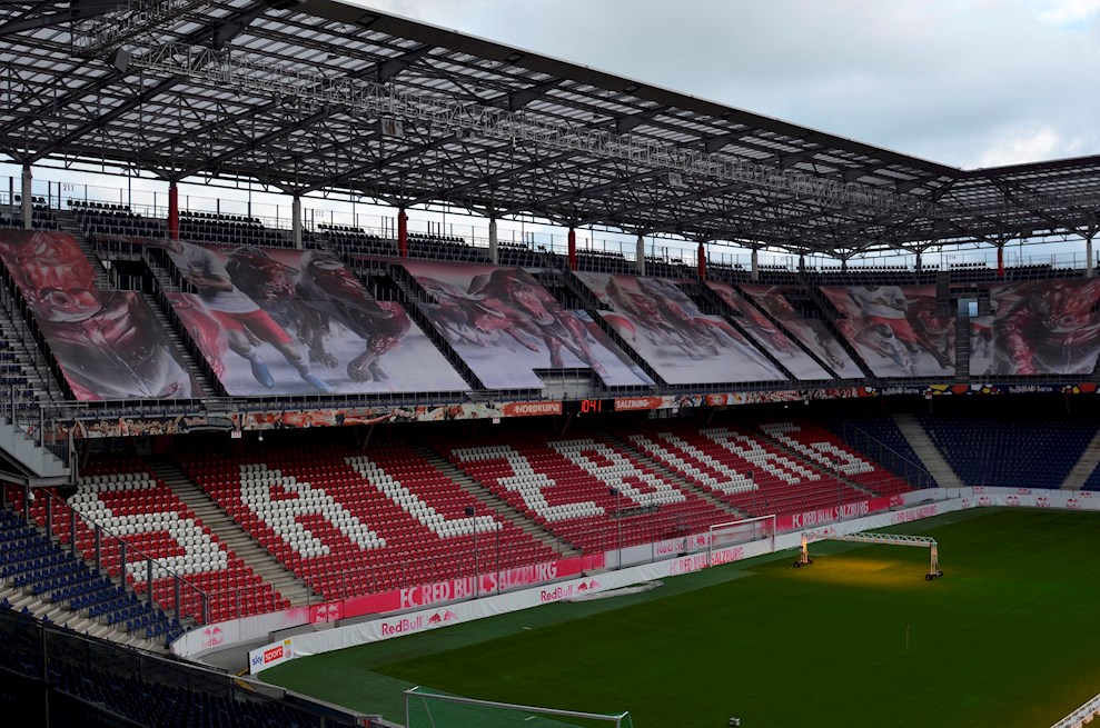 Gradas del Red Bull Arena en Salzburgo, Austria