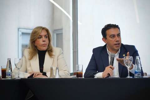 La U calienta motores para 2026 y propone que haya un “candidato único de centro”