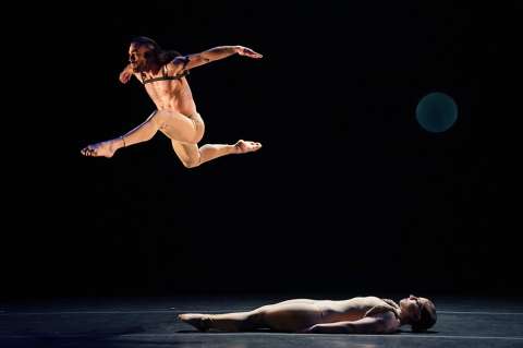 Parsons Dance rinde homenaje al coreógrafo Paul Taylor con su obra Runes