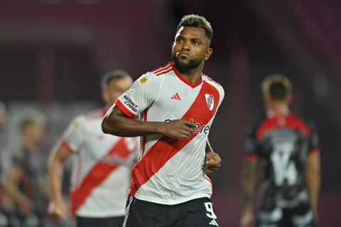 Con goles de Borja y Quintero, River y Racing suman su primer triunfo en el torneo