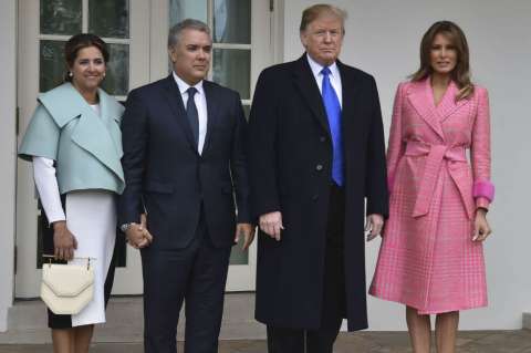 El traje nuevo de la mujer del presidente