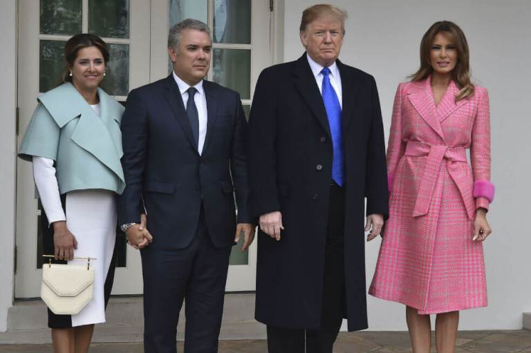 El traje nuevo de la mujer del presidente