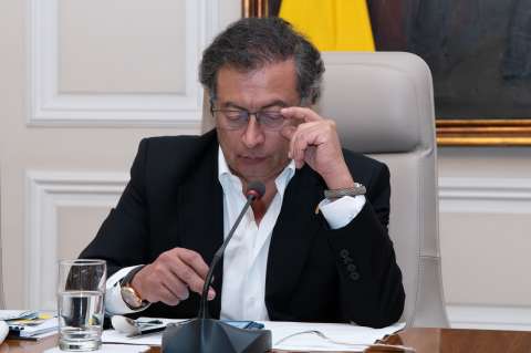 “Quizás yo sea eso todavía, una esperanza”: Petro en condecoración a exmagistrados