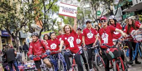 ‘Ni con el pétalo de una rosa’, un festival para las mujeres poderosas