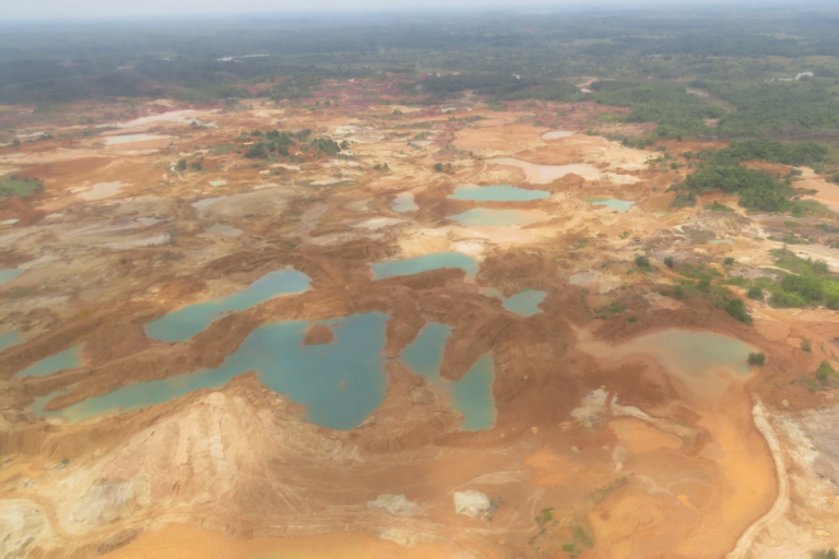 Disputa por linderos de base militar en Antioquia pone en duda invasión de mina ilegal