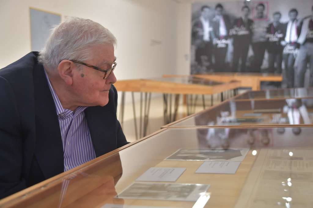 Poeta, escritor y gestor cultural, durante la exposición en su homenaje que se realiza en la Biblioteca Nacional de Colombia,