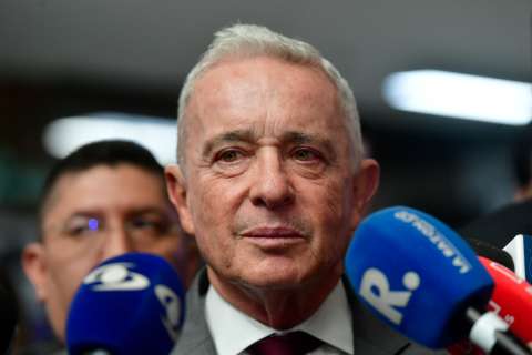 Caso Uribe: Tribunal Superior deja en firme orden de captura contra el expresidente