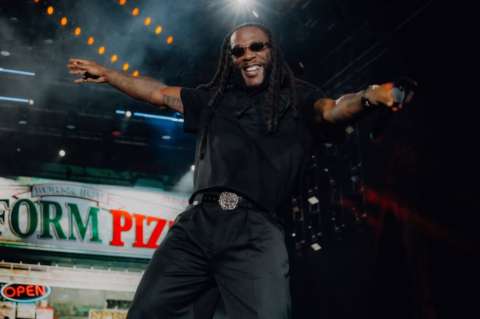 Quién es Burna Boy, el artista que canta ‘Dai Dai’ con Shakira para el Mundial 2026