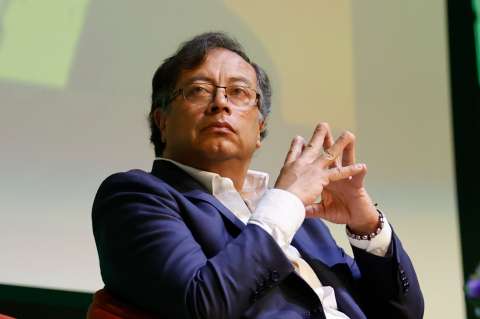 Gustavo Petro y su estilo versátil: de Ferragamo a prendas típicas colombianas