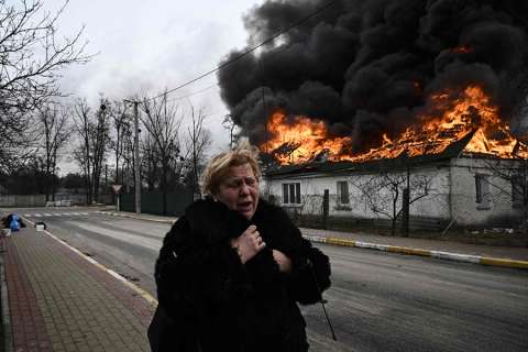 Ucrania se niega a replegarse en Bajmut mientras Rusia estrecha los flancos