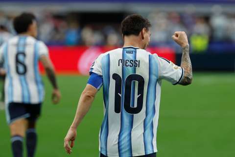 Argentina, sin despinarse, venció a Austria y Messi es goleador histórico de los mundiales