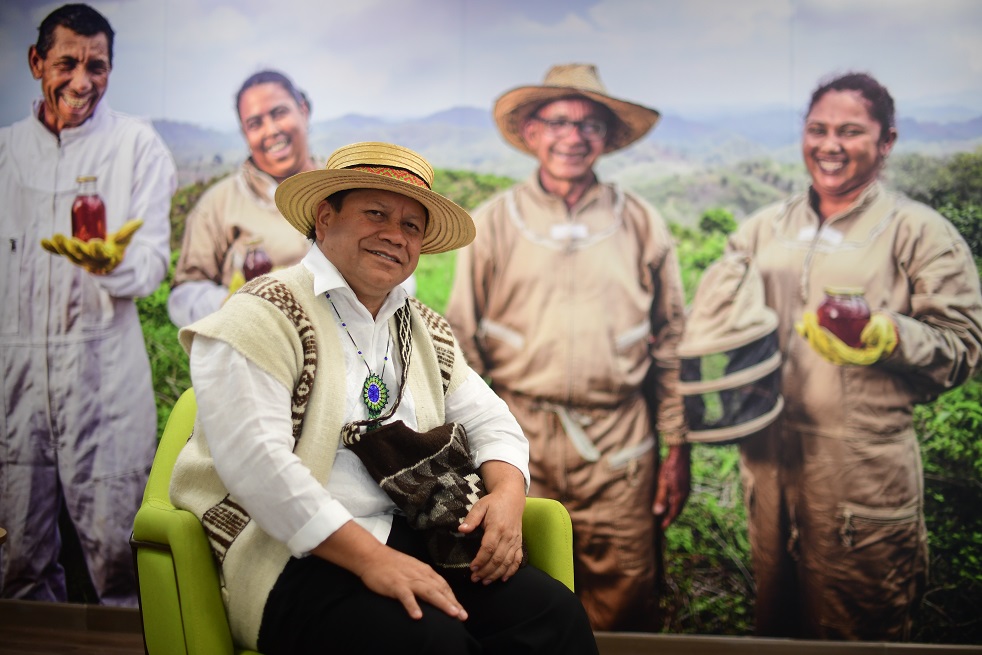 Giovani Yule nació en el resguardo Huellas, de Caloto, en el norte del Cauca, del que después fue autoridad.