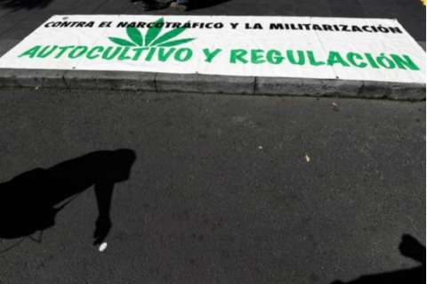 Alcalde de México D.F. aboga por el libre uso del cannabis