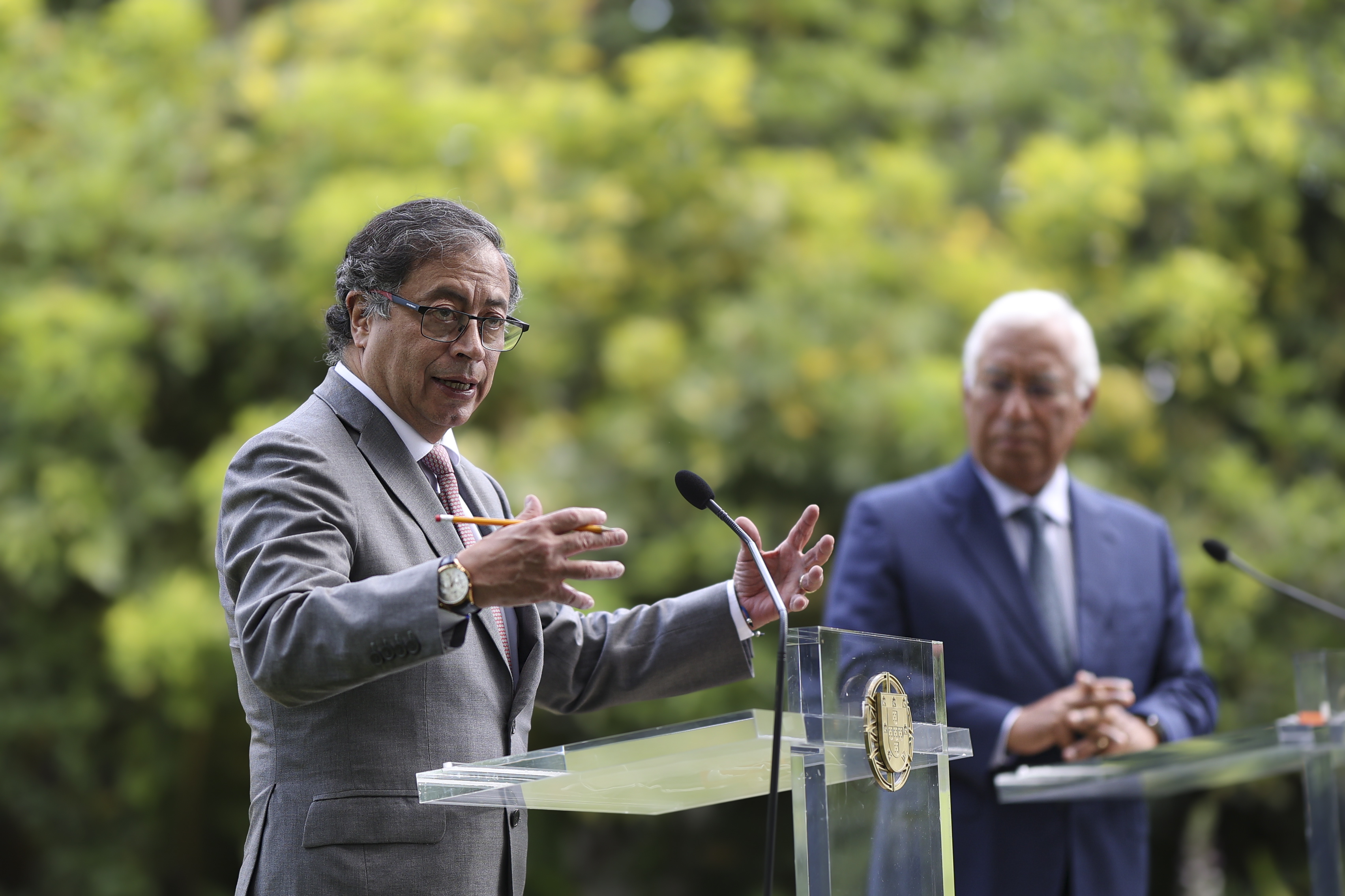 Lisbon (Portugal), 06/05/2023.- Portuguese Prime Minister Antonio Costa (R) and Colombian President Gustavo Petro (L) address a joint press conference following their meeting in Lisbon, Portugal, 06 May 2023. Petro is in Portugal for a two-day visit, the first since he became Colombia's president. (Lisboa) EFE/EPA/FILIPE AMORIM