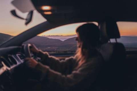 ¿Cómo detectan los carros los microsueños al volante con sensores de fatiga?
