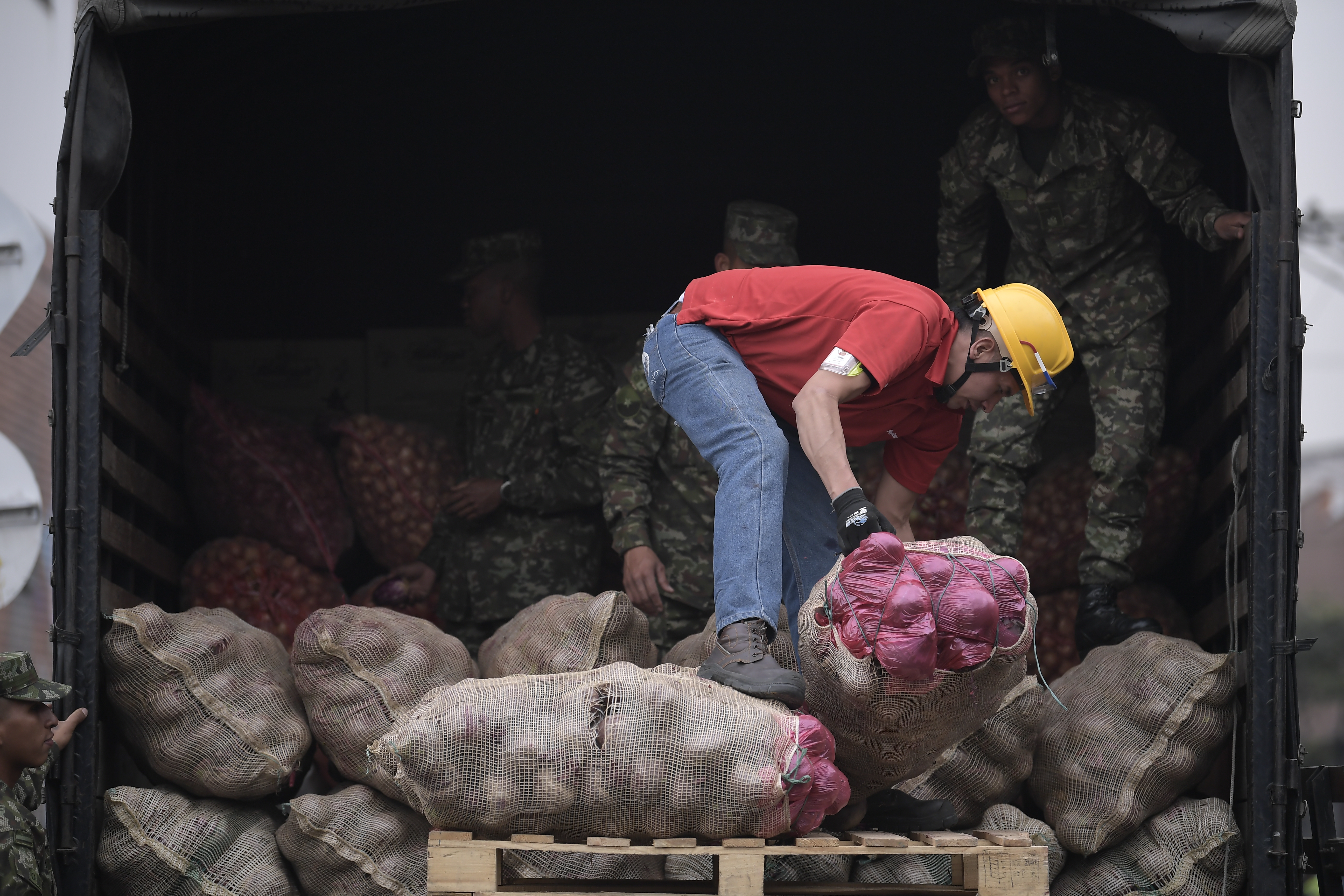 El Banco de Alimentos, en alianza con el Ejército Nacional, llevó a cabo la recolección, alistamiento y envío de 20 toneladas de ayuda humanitaria para apoyar a las comunidades afectadas por el conflicto armado en la subregión del Catatumbo, en Norte de Santander.