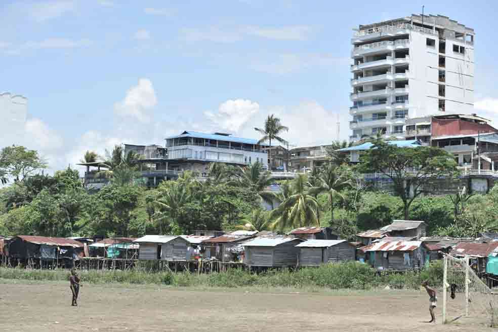Las “casas de pique” halladas por el CTI quedan en un barrio llamado Viento Libre, ubicado a orillas del mar. / Gabriel Aponte