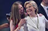 Chelsea Clinton describe a su madre como una mujer que "nunca se olvida por lo que lucha"